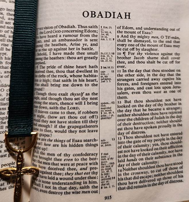 picture of the first page of the book of Obadiah from a Bible