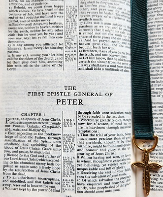 Picture of a Bible opened to the Book of 1Peter